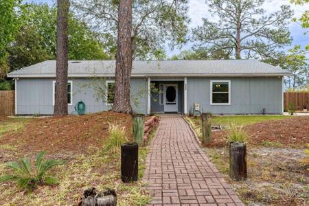 335 NW Kathleen Place