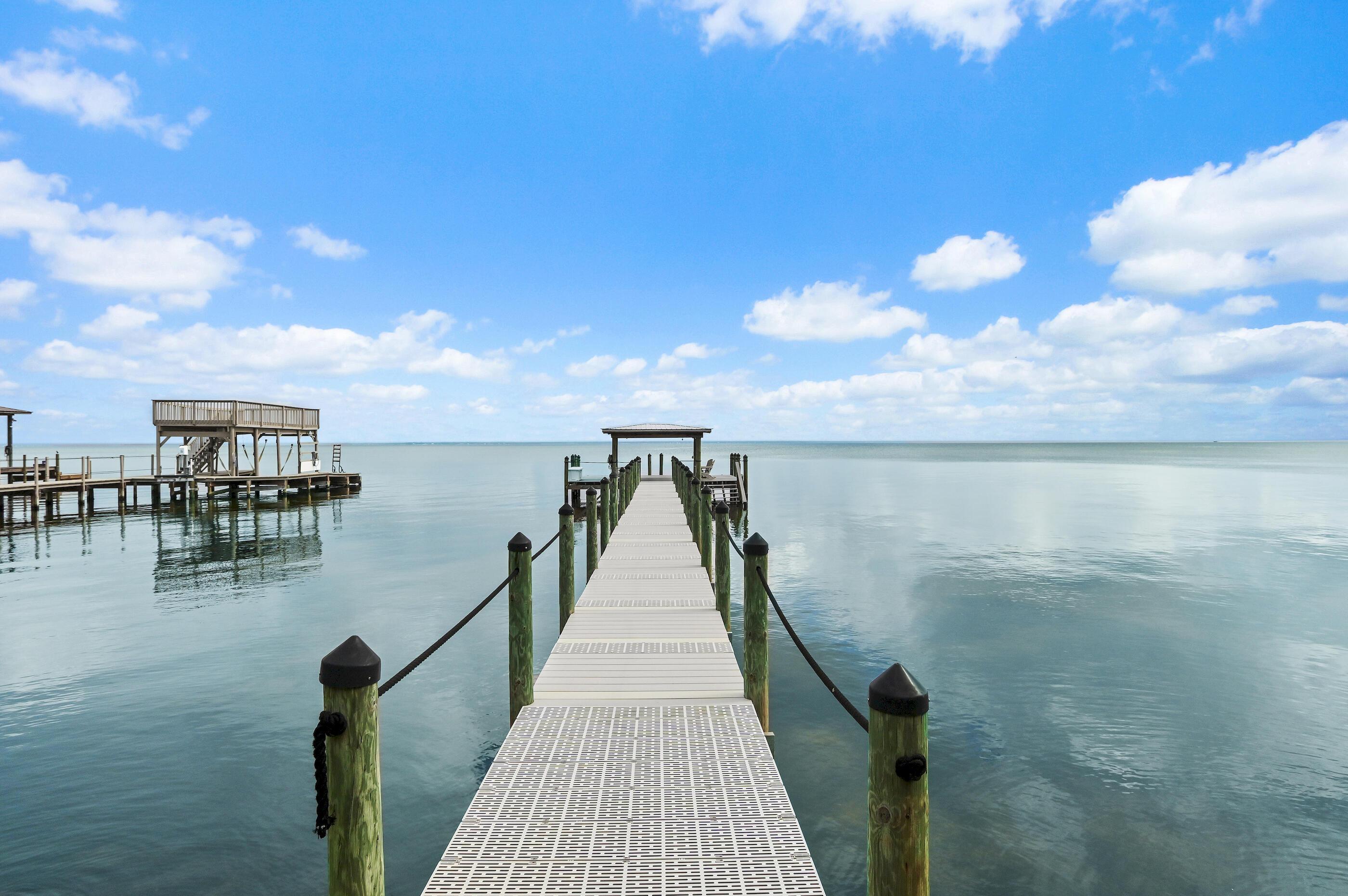 Image 4: web_644 Bayshore Drive _33