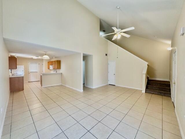 Image 4: Open floor plan