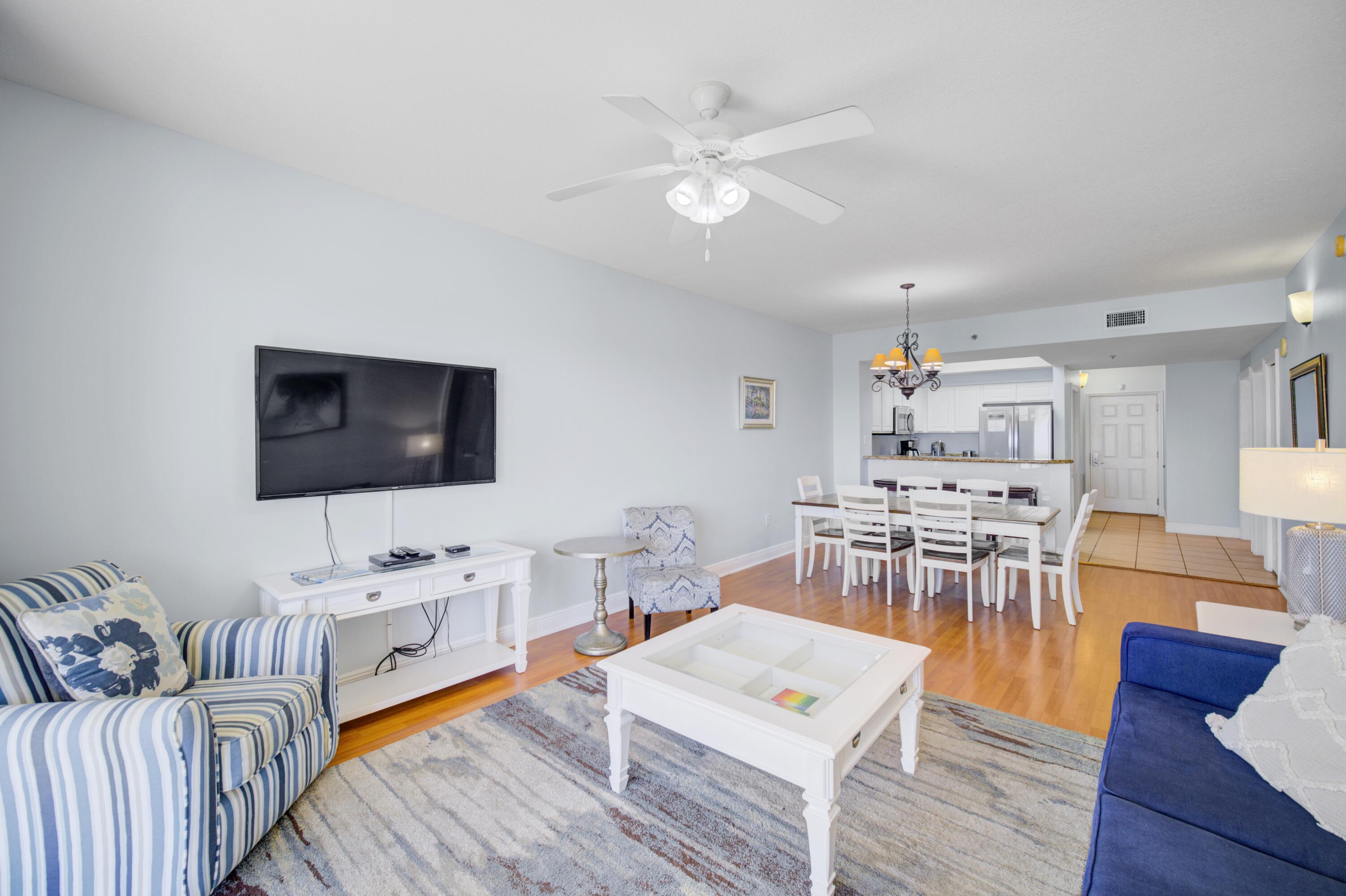 Image 3: Living Room