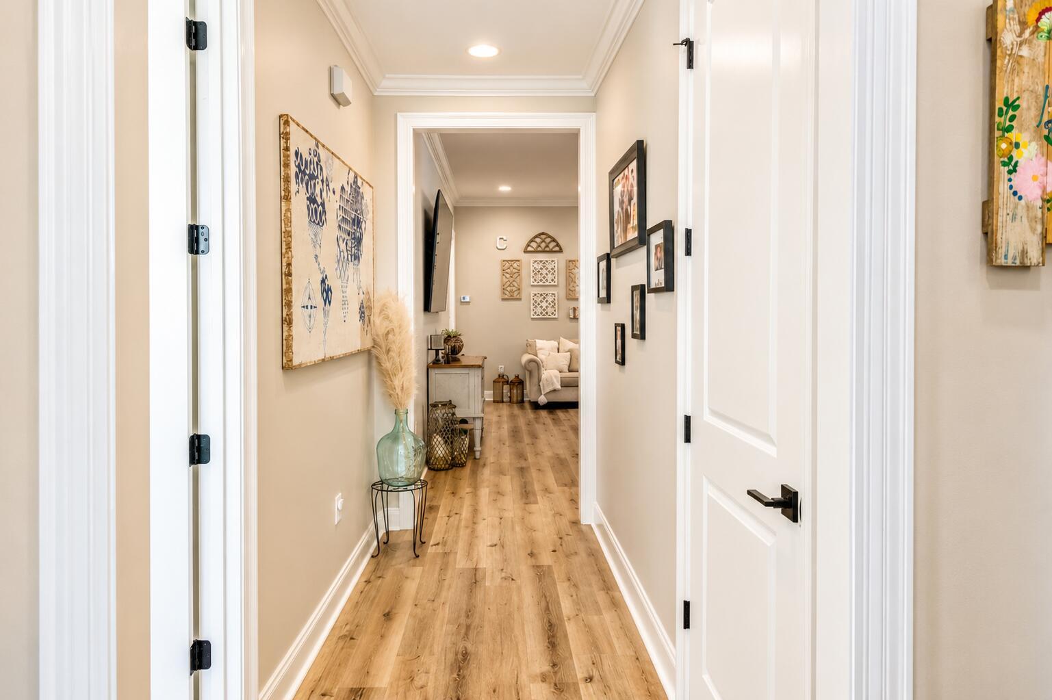 Image 3: Foyer