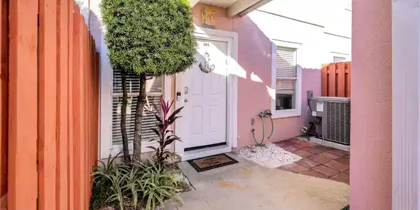 450 S Geronimo Street