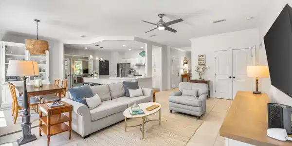 220 Seabreeze Circle