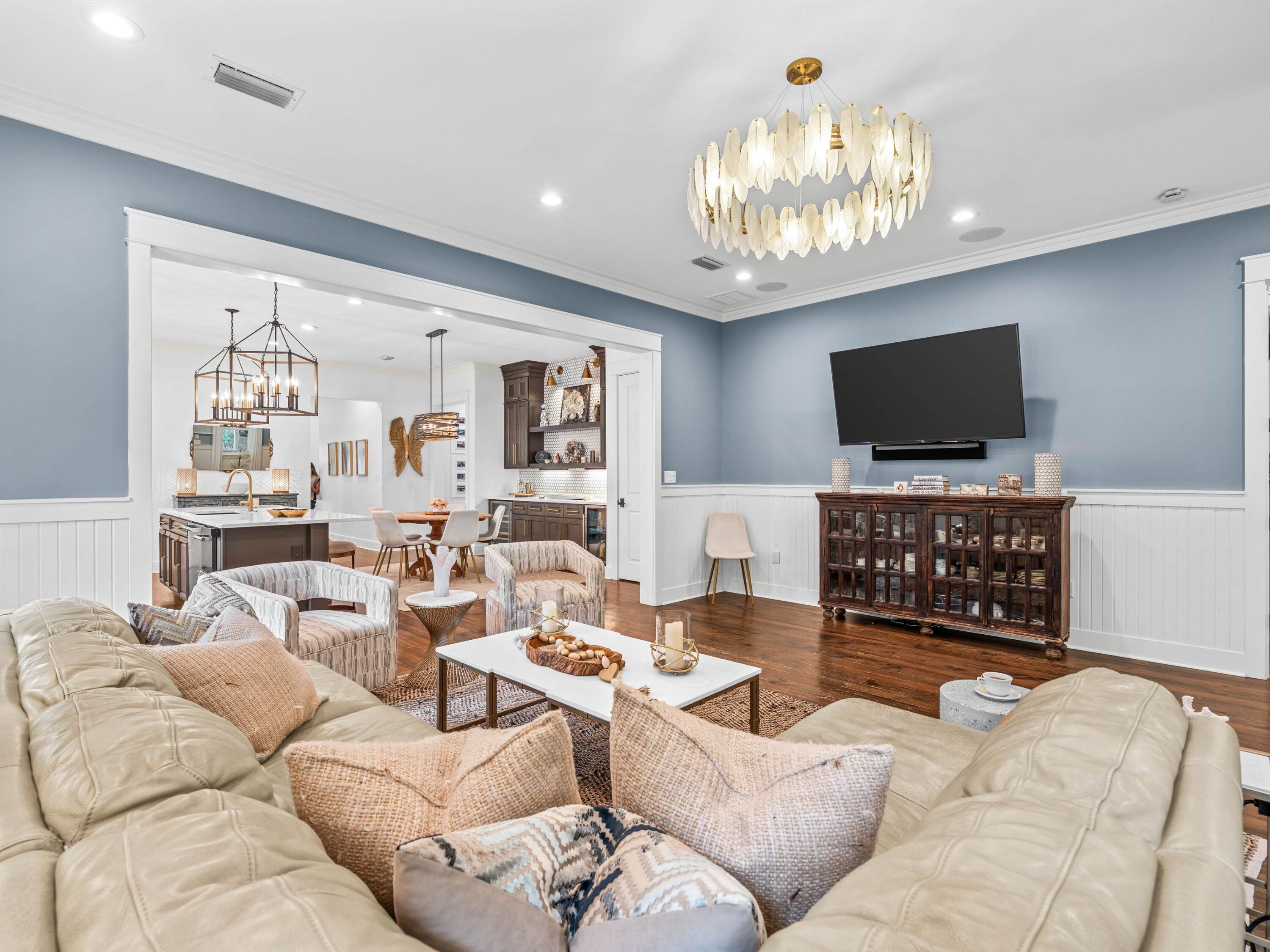 Image 4: 265 Artesian Way