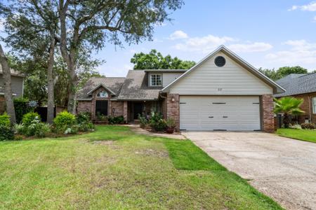 317 Parkwood Place