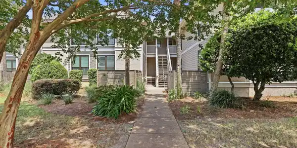 813 Harbour Point Drive
