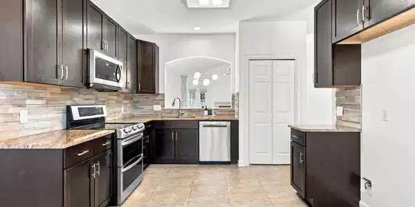 Image 4: 31-MooreMedia_MLS_31