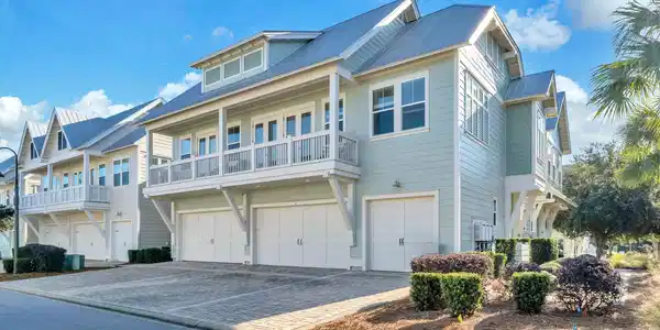 105 York Lane