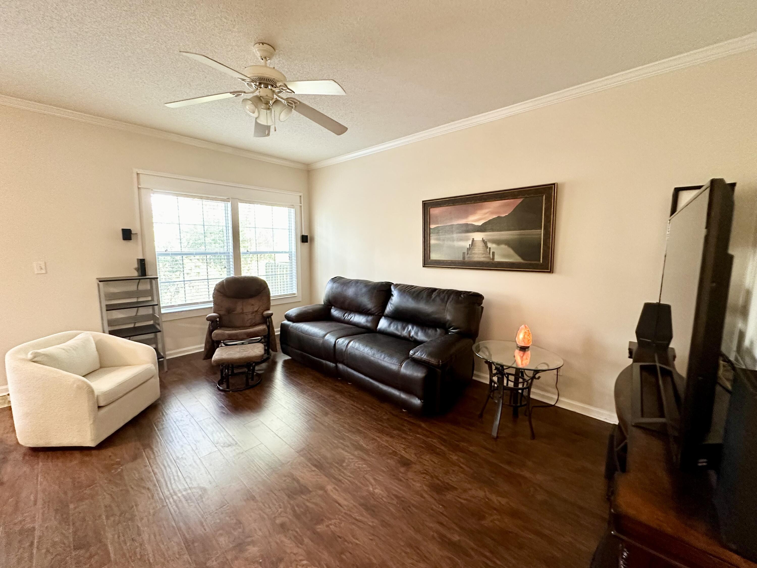 Image 1: Living Room