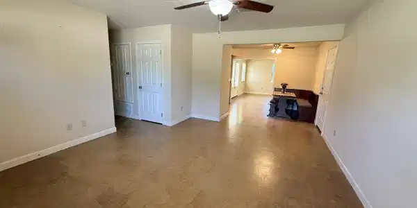 Image 3: 2 Living Areas