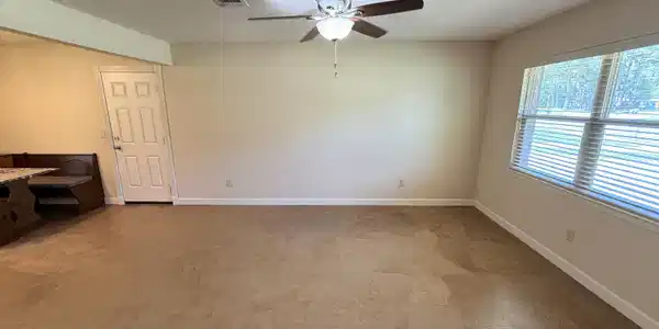 Image 4: 2 Living Areas
