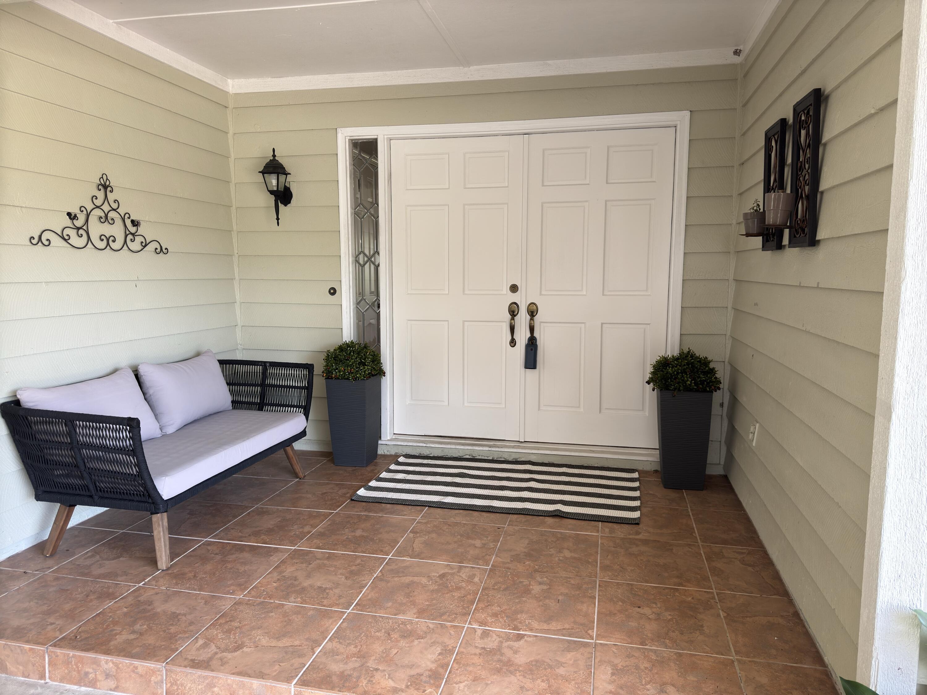 Image 4: Front Porch