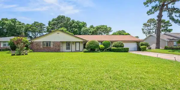 147 Country Club Road