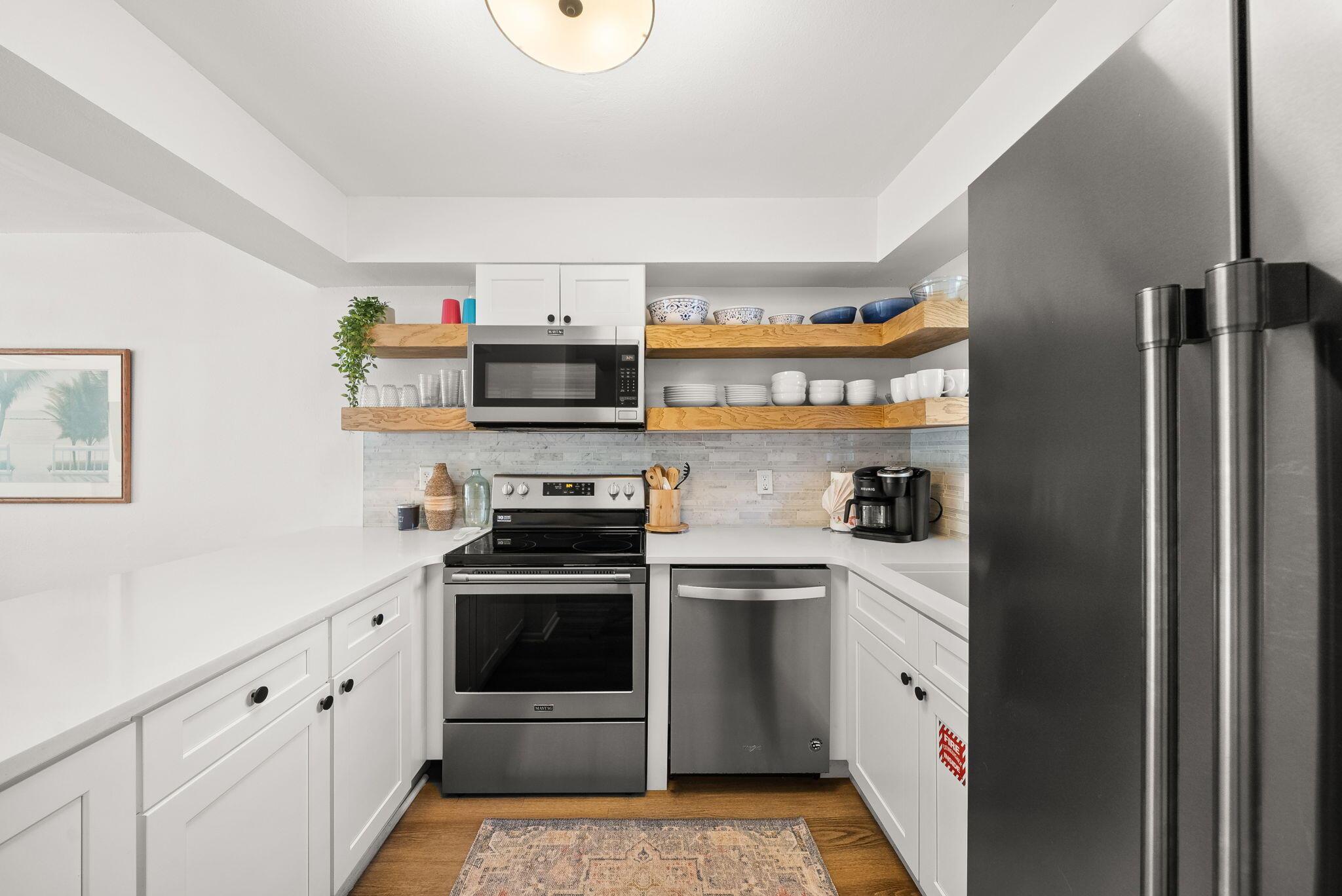 Image 2: 7-web-or-mls-17620 Front Beach Rd J2 -00