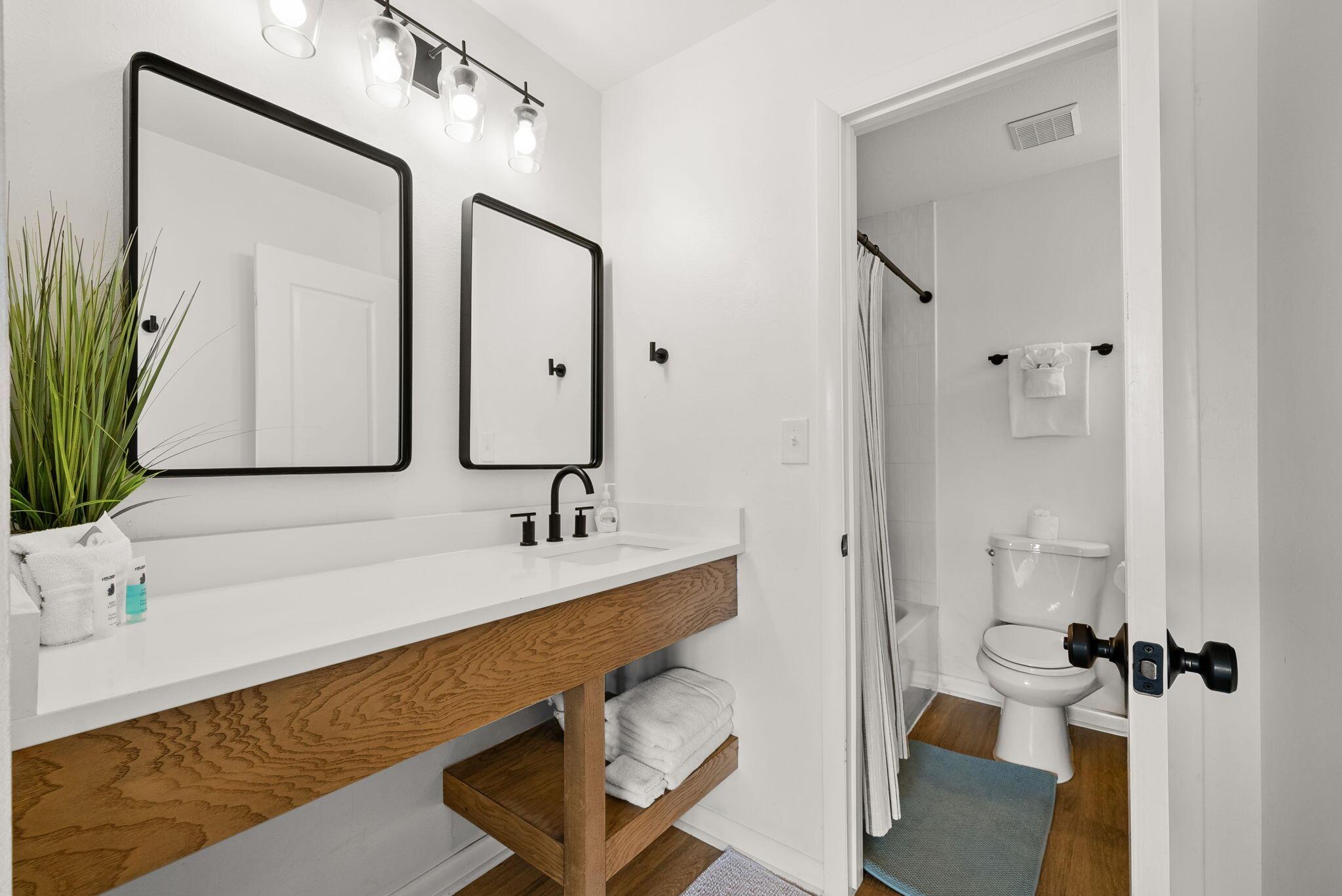 Image 4: 22-web-or-mls-17620 Front Beach Rd J2 -0