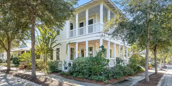 95 Greenway Park Avenue