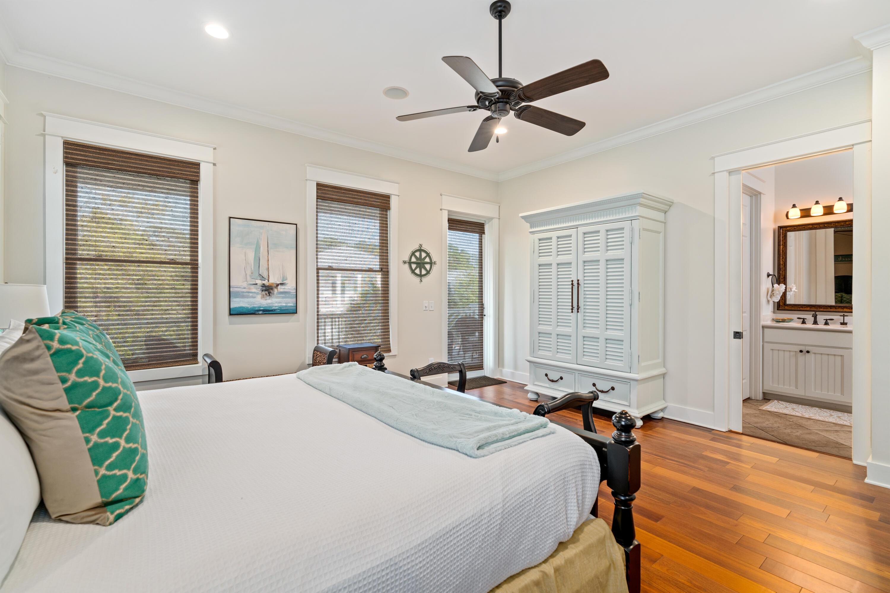 Image 4: Master Bedroom