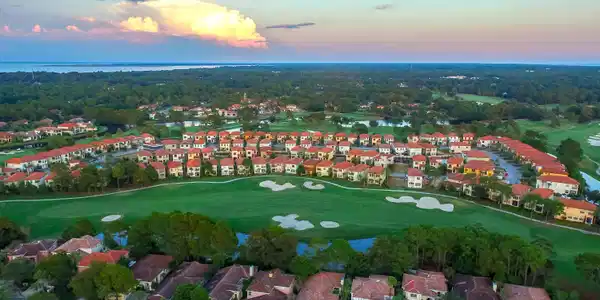 Image 4: Villa Lago Aerial