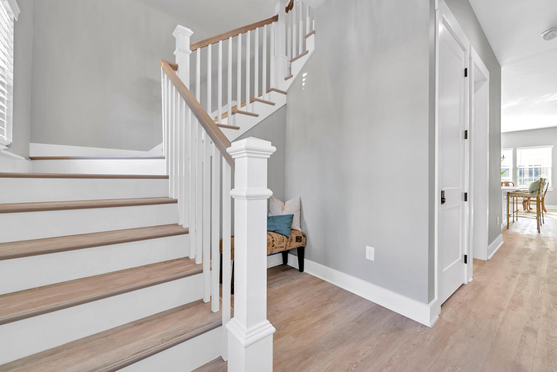 Image 2: Entryway