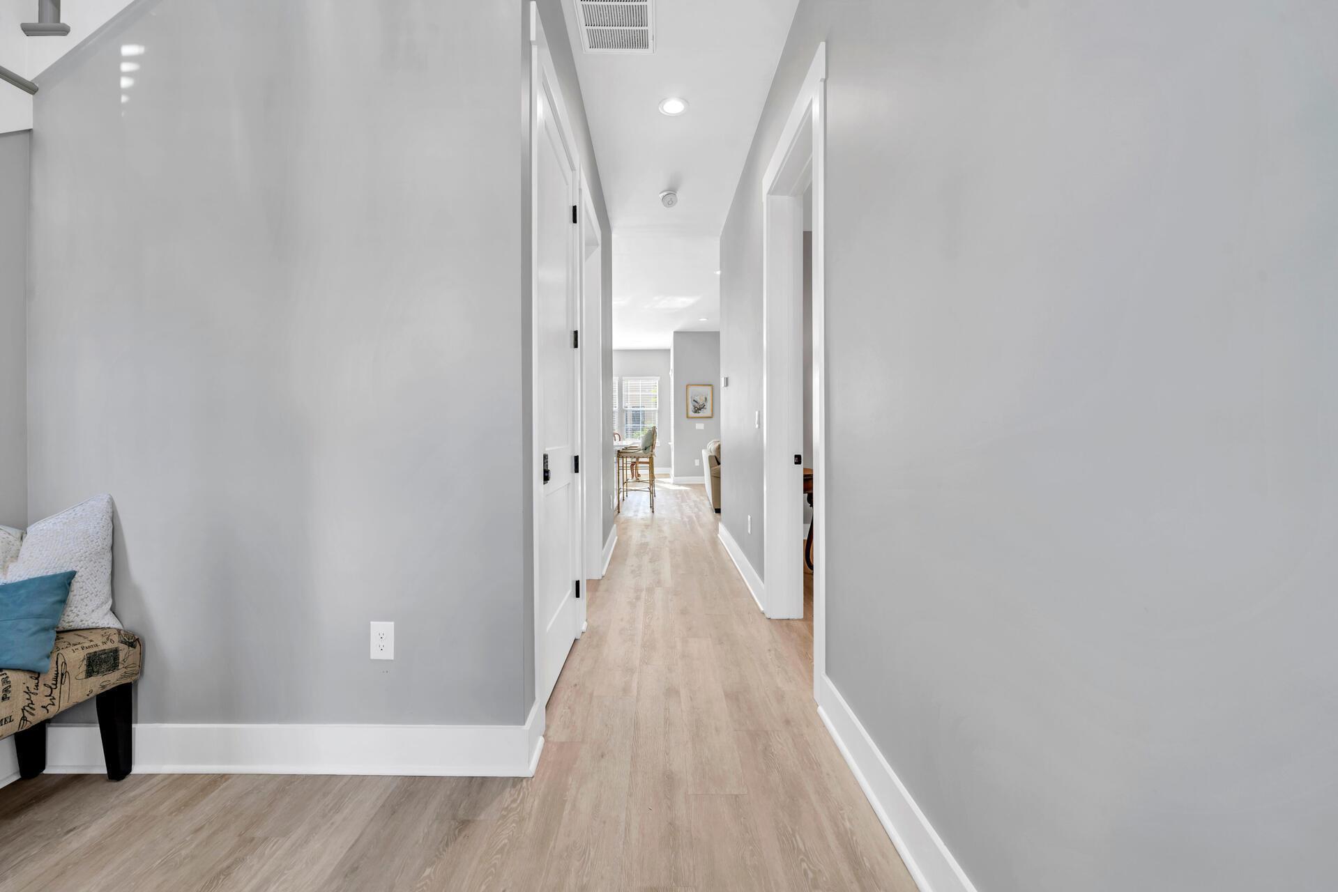 Image 3: Entryway