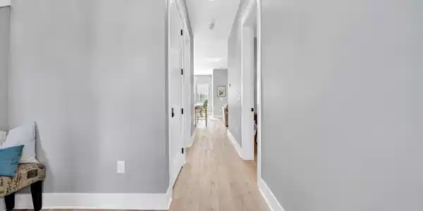 Image 3: Entryway