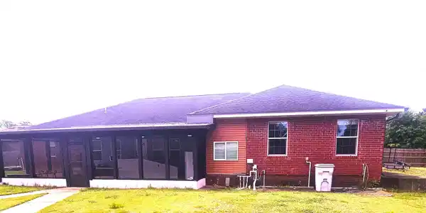 Image 2: 02_Back View