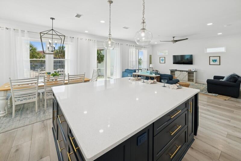Image 2: 16_1478SeasideCircle_2018_FlexMLS800x600
