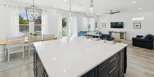 Image 2: 16_1478SeasideCircle_2018_FlexMLS800x600