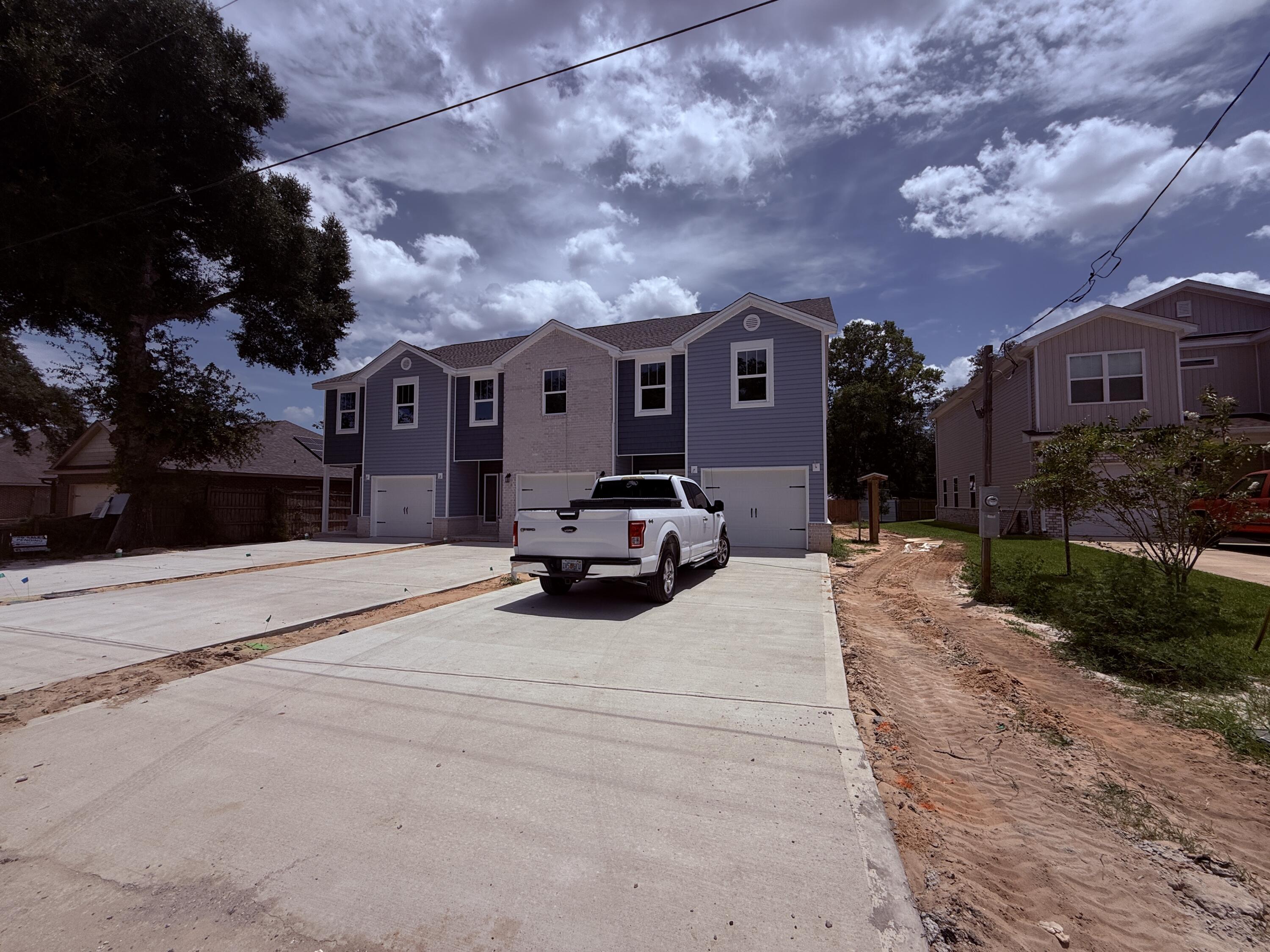 Image 1: Brand New END-UNIT 3/2.5 Townhome!