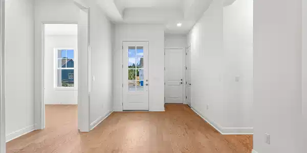 Image 3: Entry