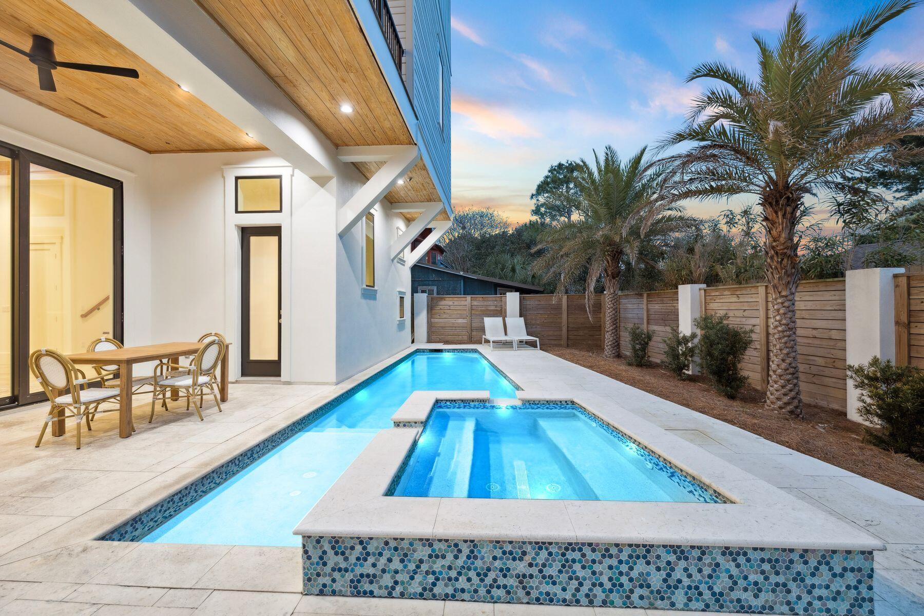 Image 3: Spa and Pool