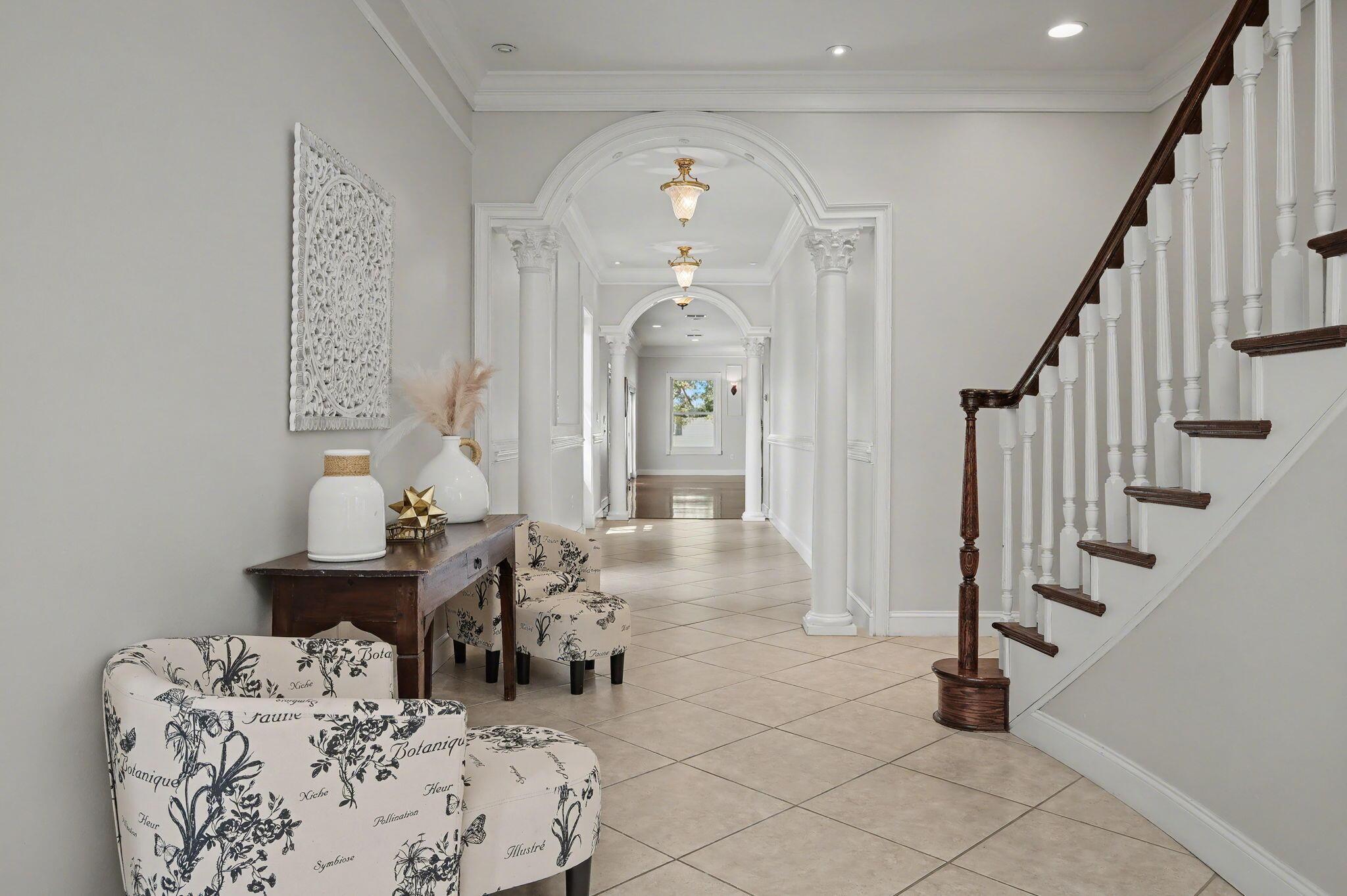 Image 4: WELCOM HOME