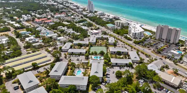 Image 4: beachwood_villas_drone-awp_media-00004