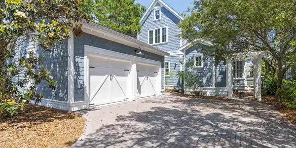30 N Shingle Lane
