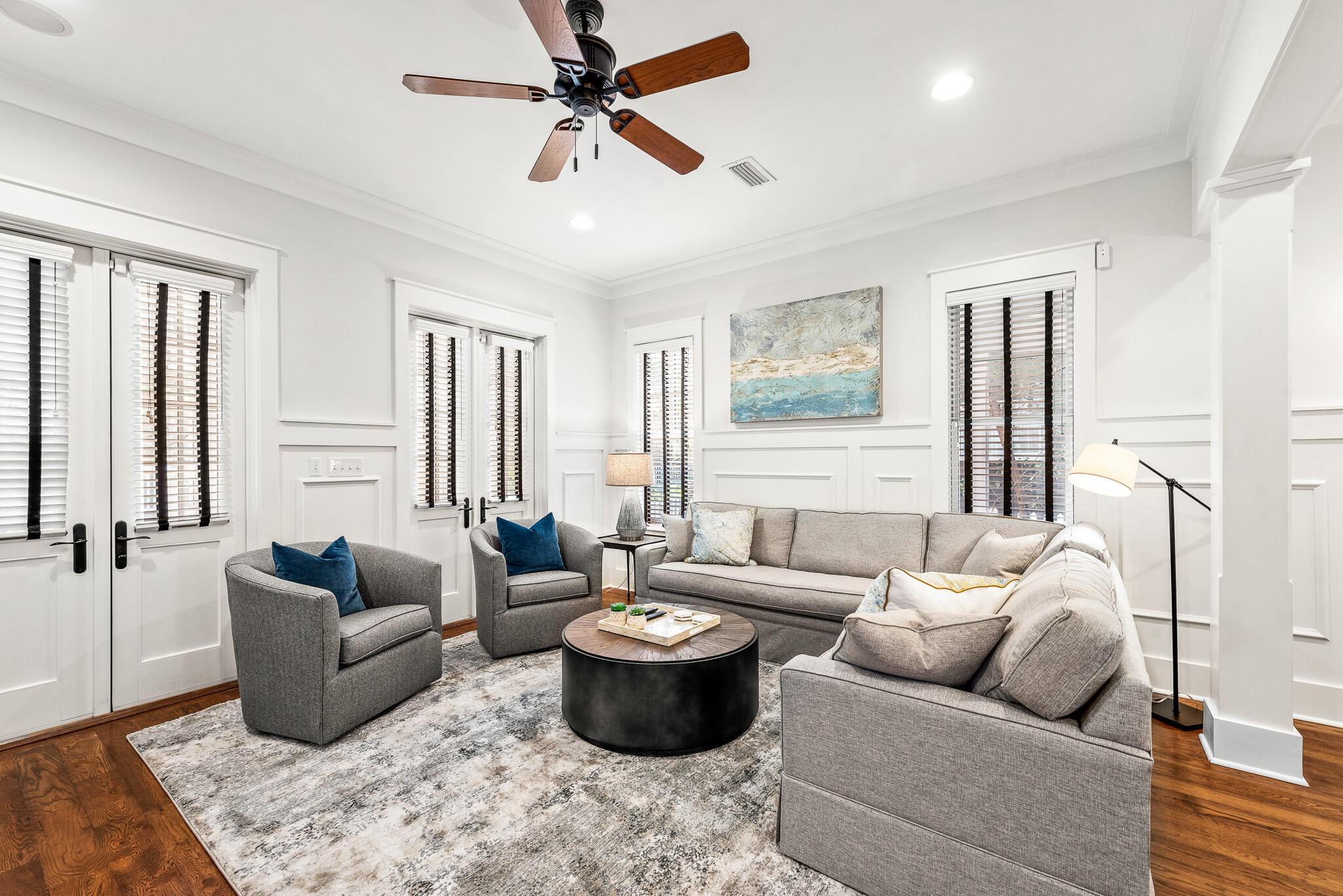 Image 2: Living Room