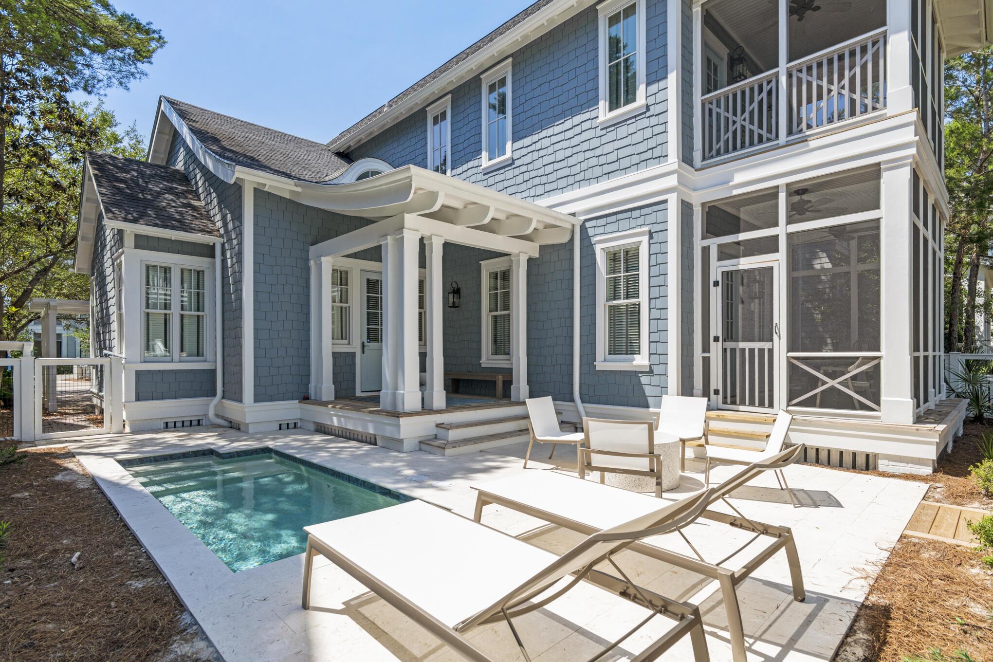 Image 4: Private pool