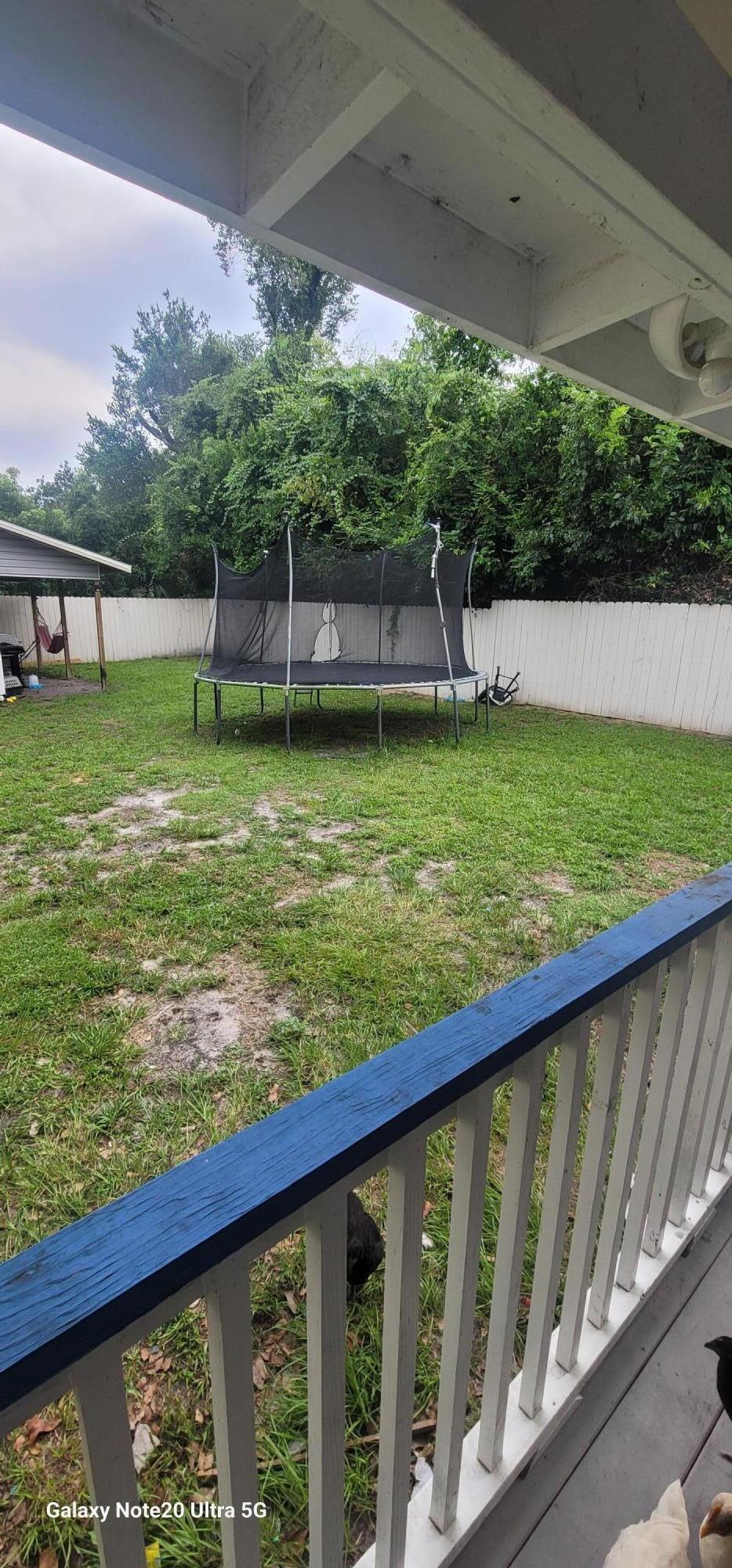 Image 3: I714 BACK YARD