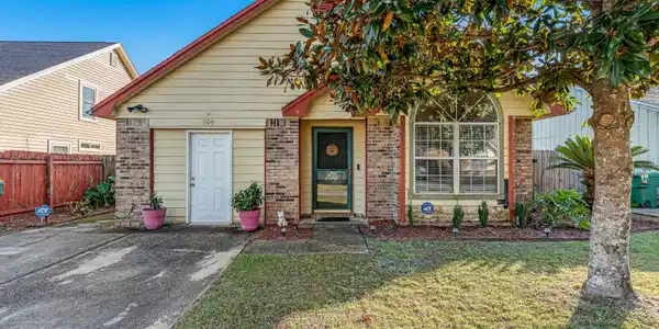 309 Woodland Park Circle