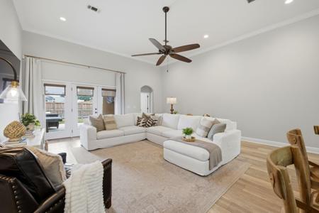 2102 Palmetto Lake Drive