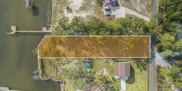 Image 4: 1/2 Acre