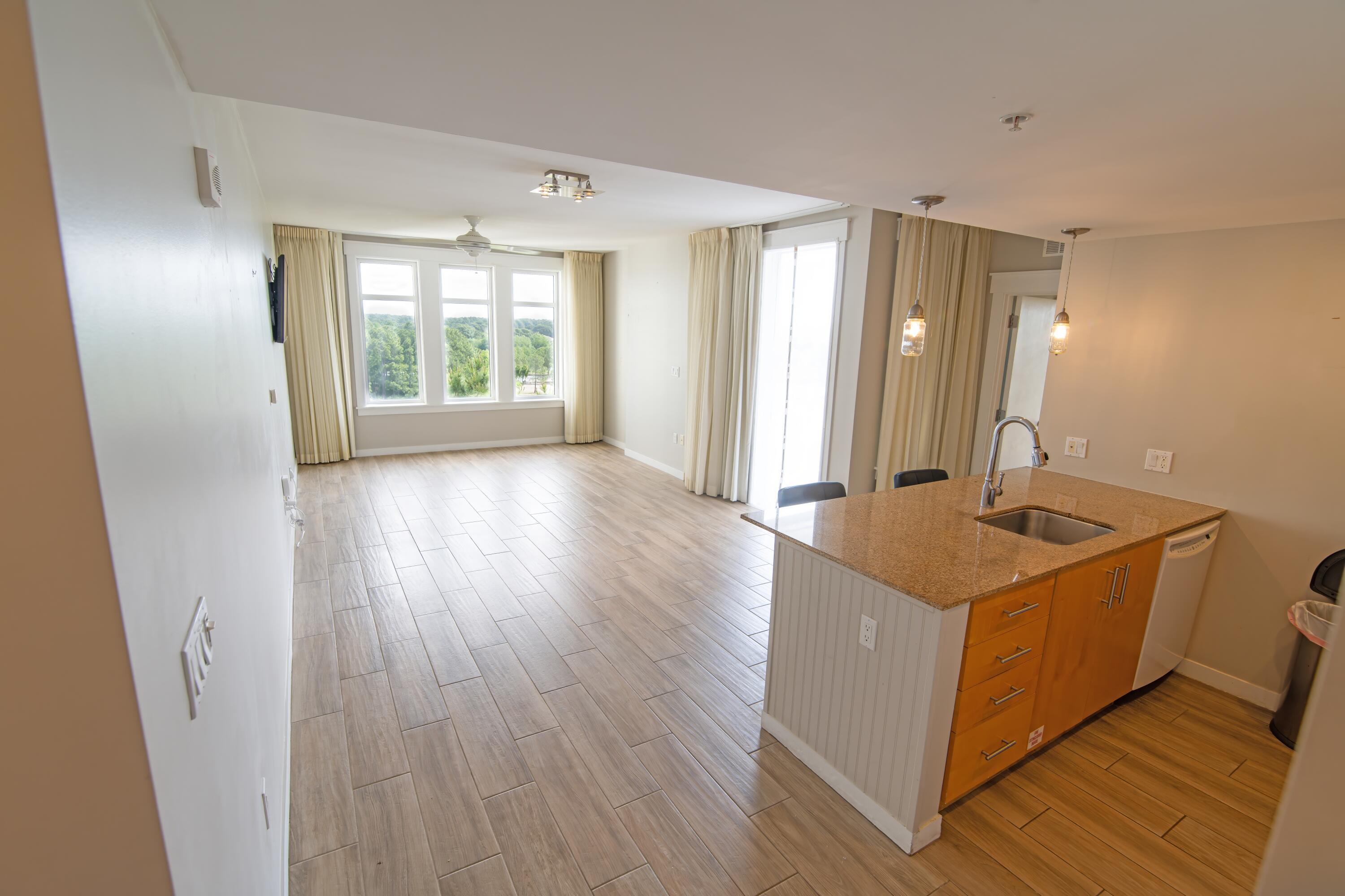 Image 4: Living space