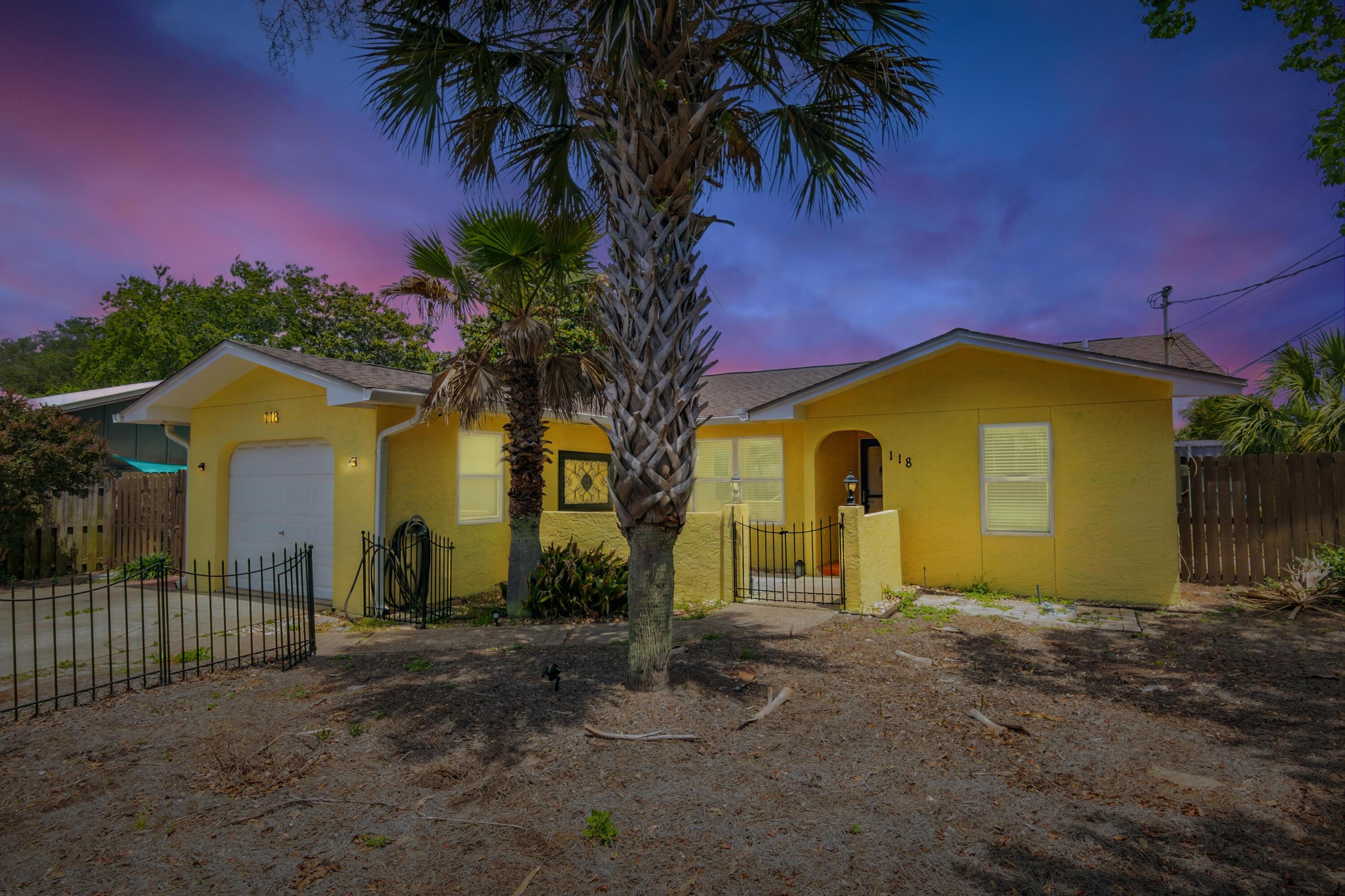 Image 3: 002__118_Lakeside_Cir__Panama_City_Beach