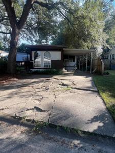 1045 Everglade Drive