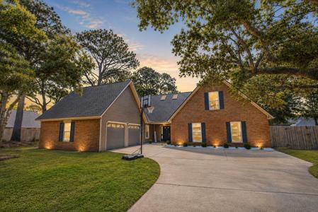 7 Hampton Circle