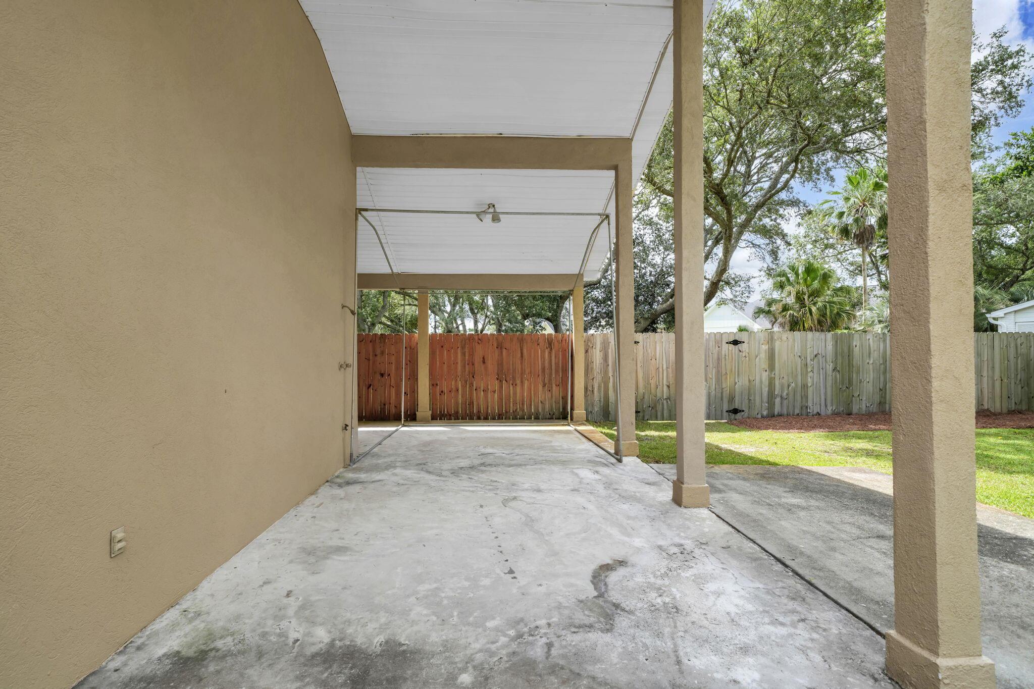 Image 4: 157 Indian Bayou Drive