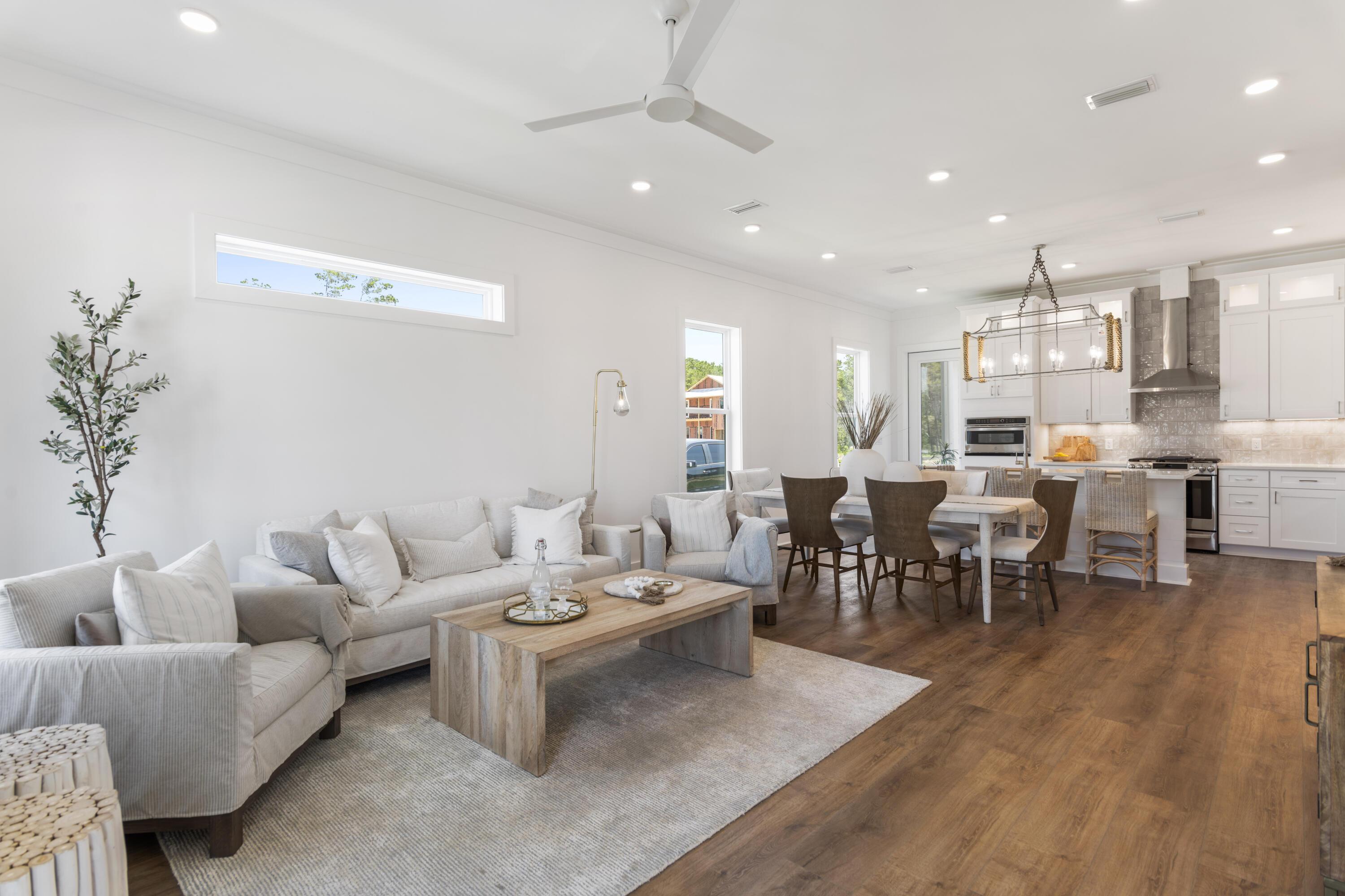 Image 2: Open Floor Concept