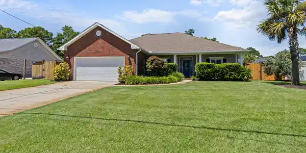 379 N Holiday Road