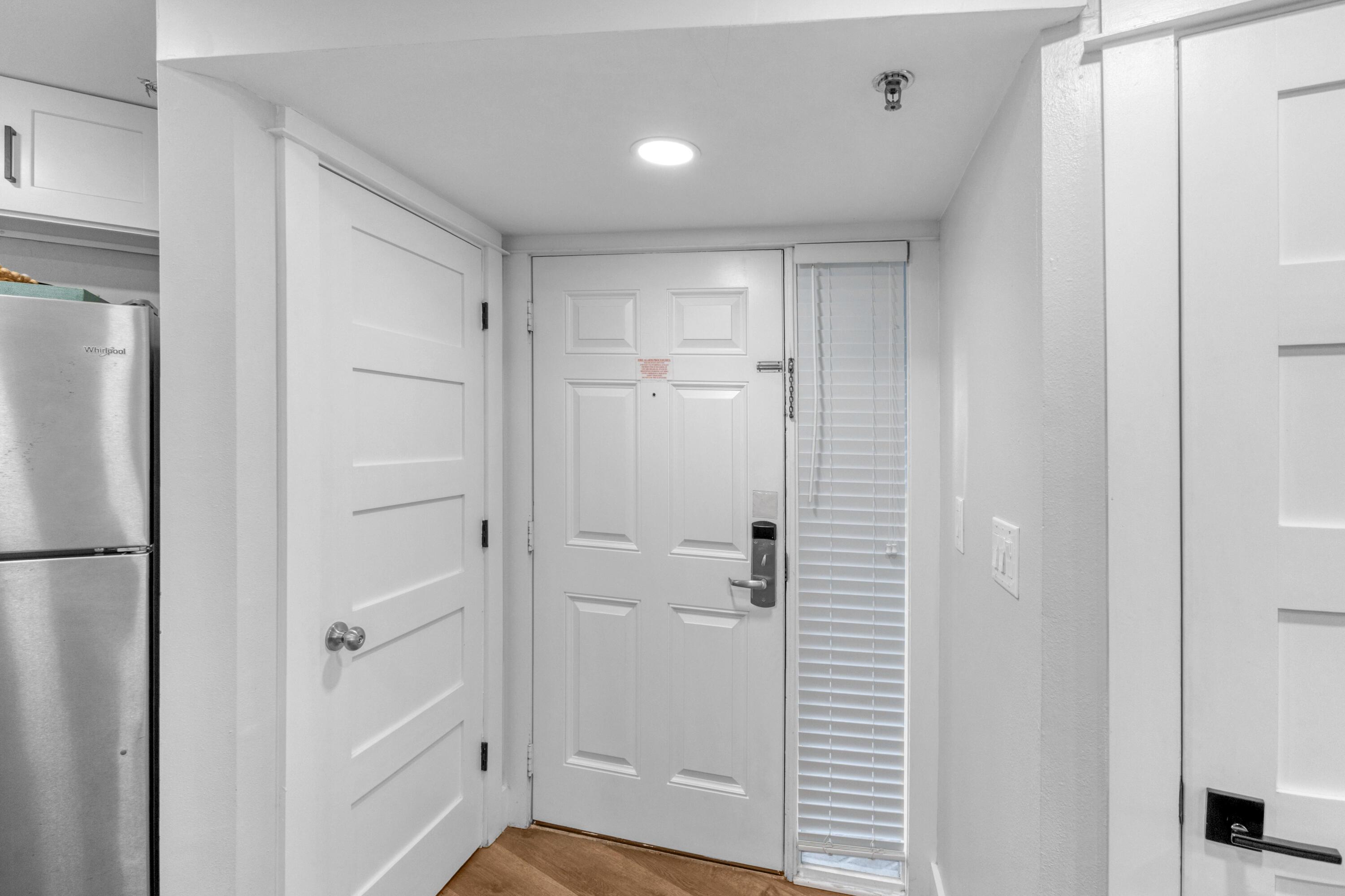 Image 3: Entryway