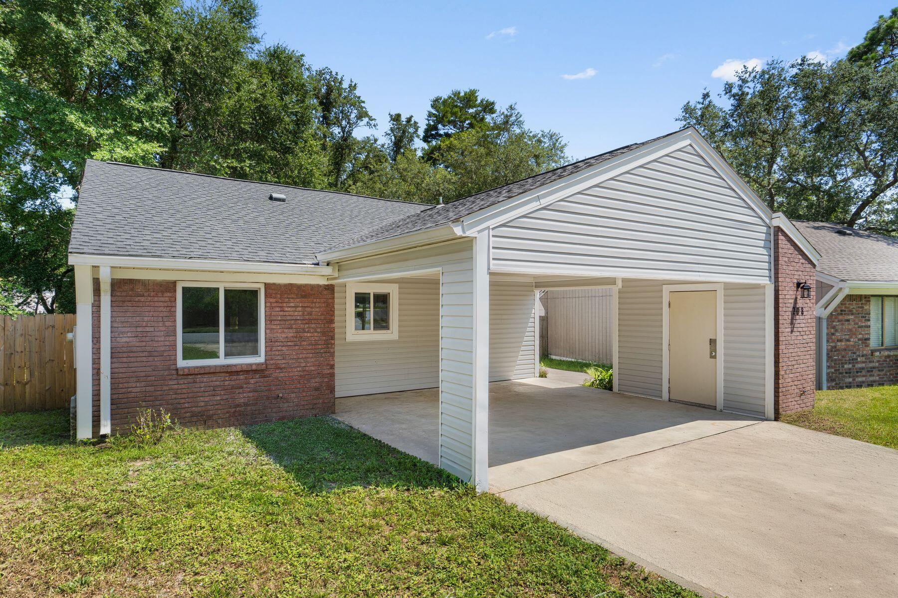 Image 2: Carport with Plentiful Parking