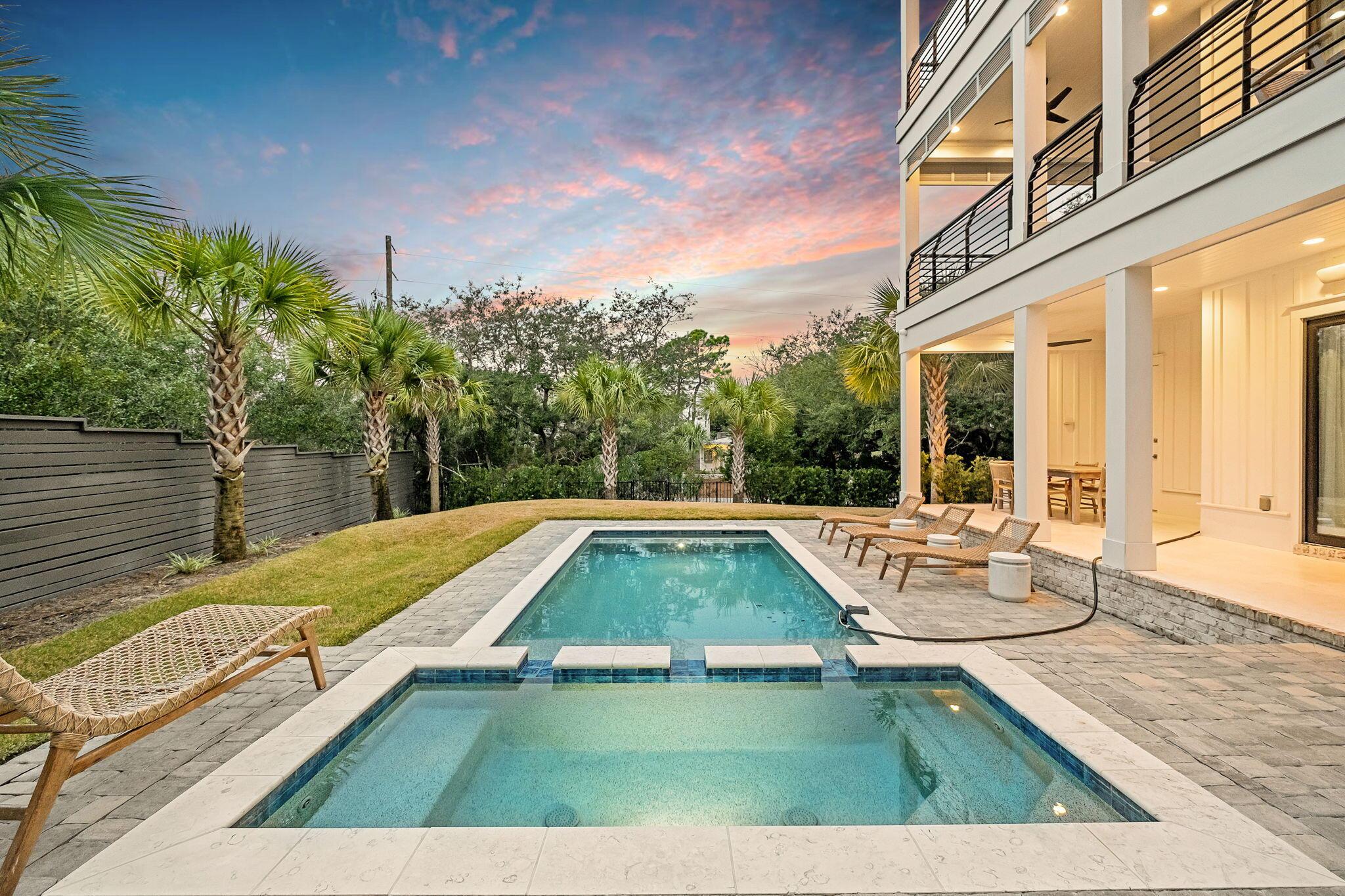 Image 4: Pool